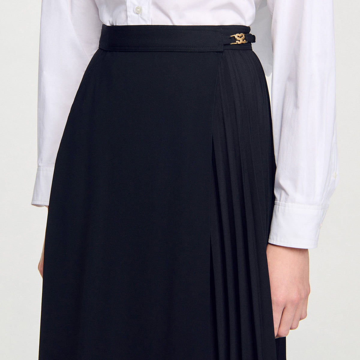 Sandro Curb chain buckle pleated skirt